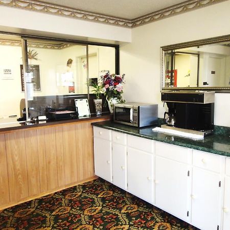 Budget Inn Daleville מראה חיצוני תמונה