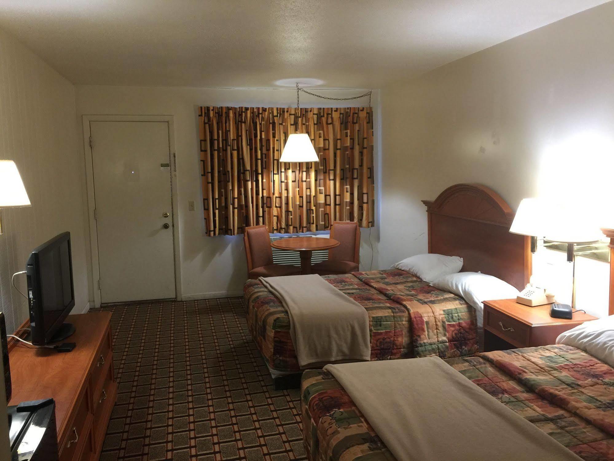 Budget Inn Daleville מראה חיצוני תמונה