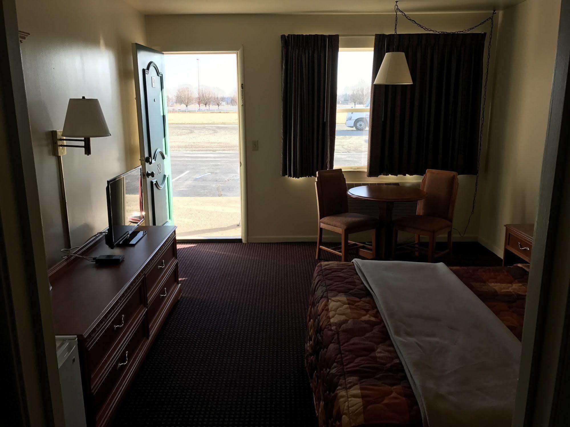 Budget Inn Daleville מראה חיצוני תמונה